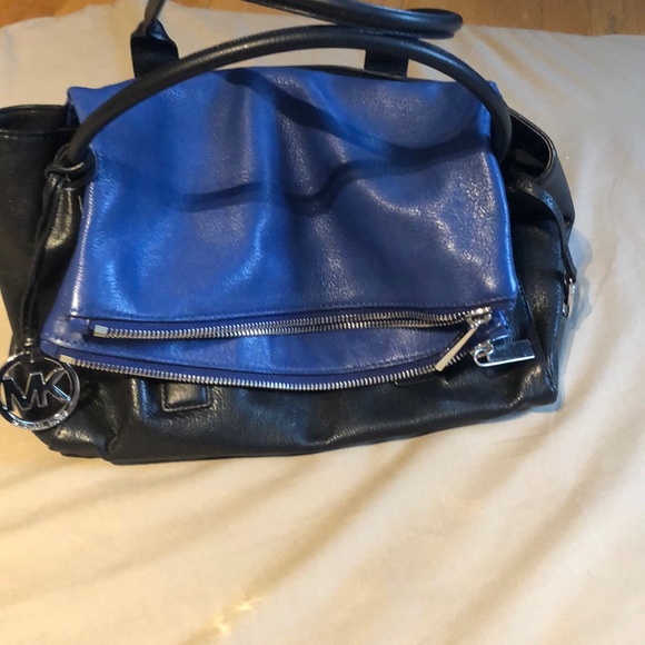 Michael Kors Handbags - Michael Kors hand bag